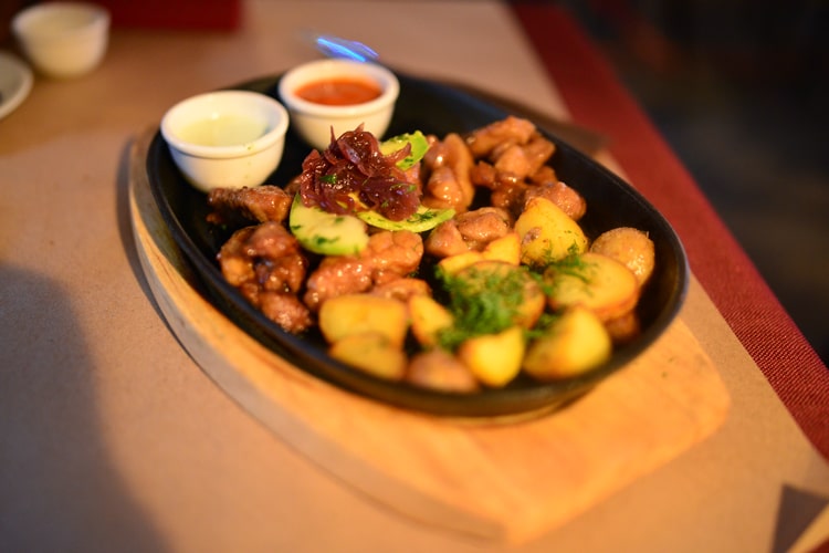 Борщ и фирменный обед из Квартира 44