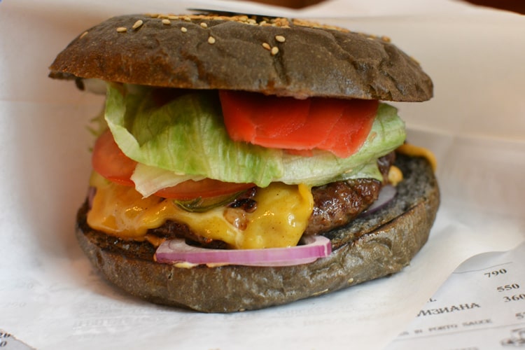 Бургер Хищник и Куриные бедра из Хищник