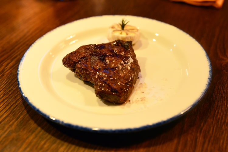 Бургер и стейк из Steak it easy