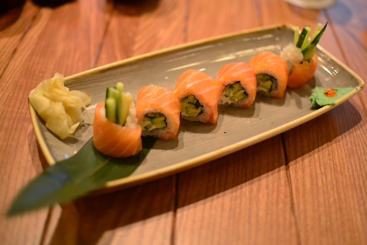 Филадельфия и удон с морепродуктами из Kabuki