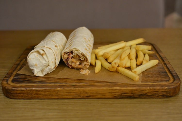 Кебаб и удон с курицей из Френч Кебаб