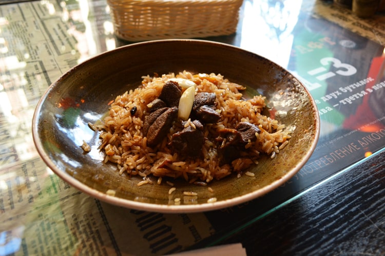 Лагман, плов и шашлык из Урюк