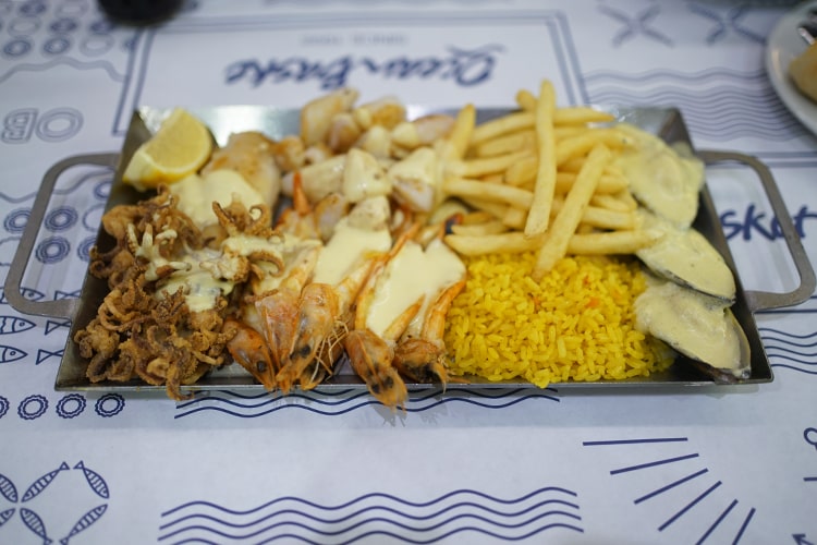 Платтер и сет суши из Ocean Basket