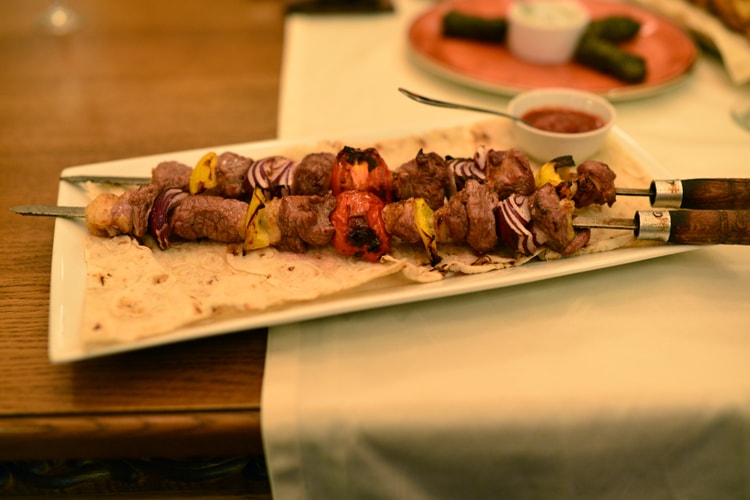 Шашлык, харчо и долма из Армения