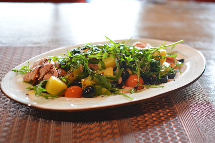 Крем-суп с раковыми шейками и Соте с кальмаром из Рыбное место