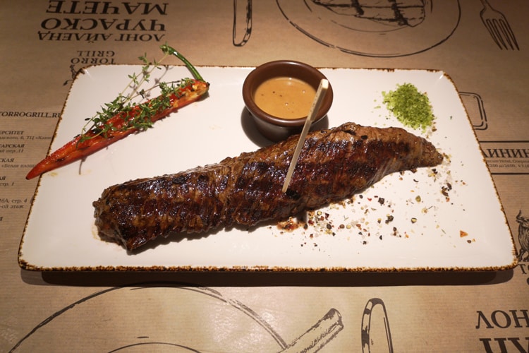 Суп, стейк салат и мачете из Torro Grill