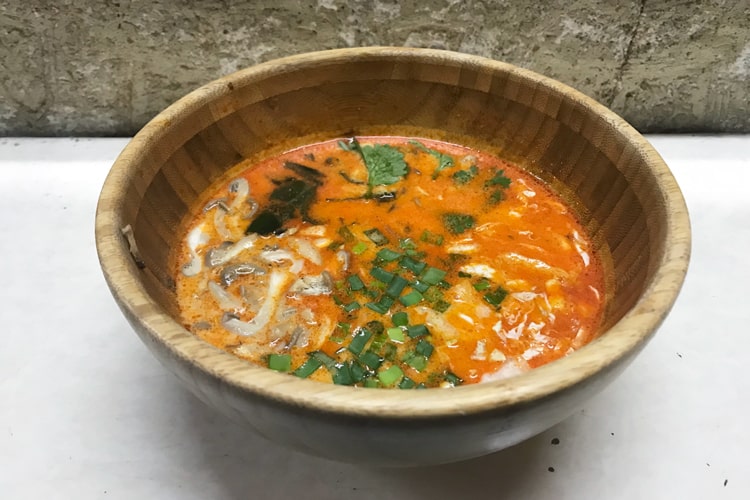 Том ям из Lucky Noodles