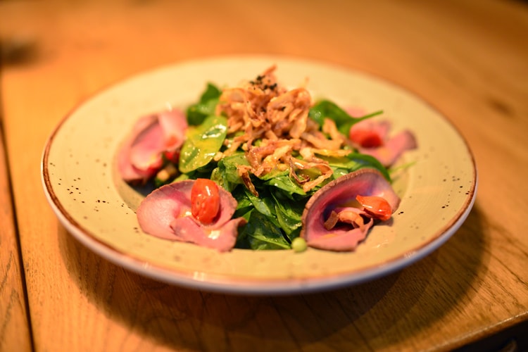 Уха, салат с ростбифом и бефстроганов из Valenok