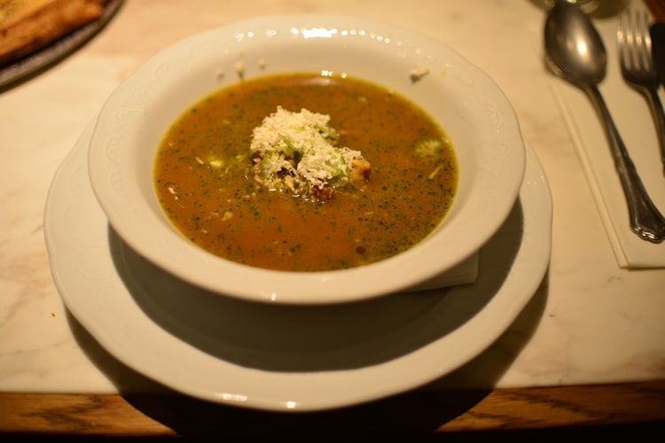 Суп с бычьими хвостами, грибами и птитимом