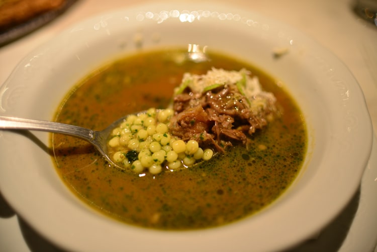 Суп с бычьими хвостами, грибами и птитимом