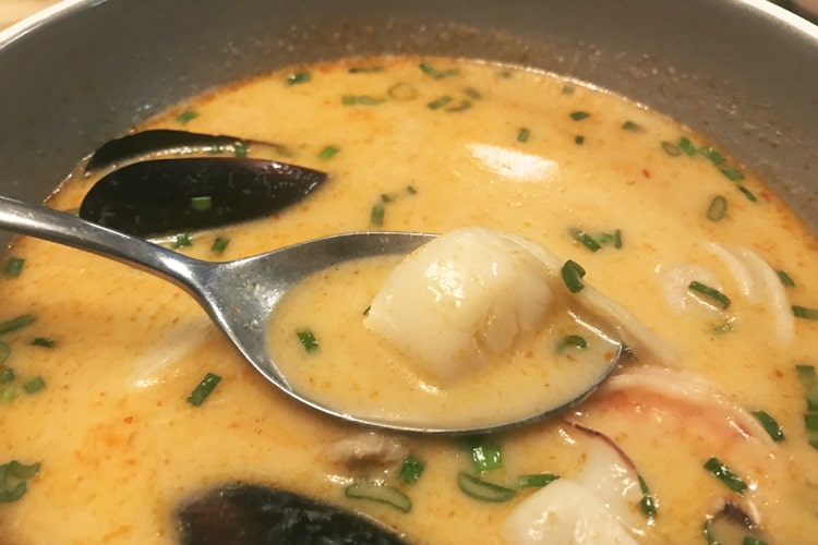 Том-ям с морепродуктами