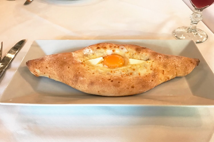 Хачапури по-аджарски