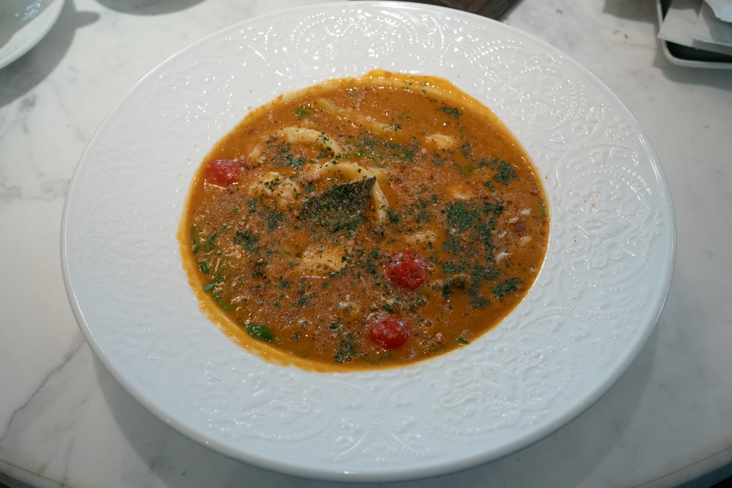 Каччукко с креветками, белой рыбой и кальмаром