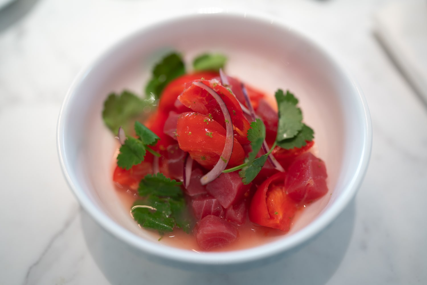 Салат из тунца с узбекскими помидорами