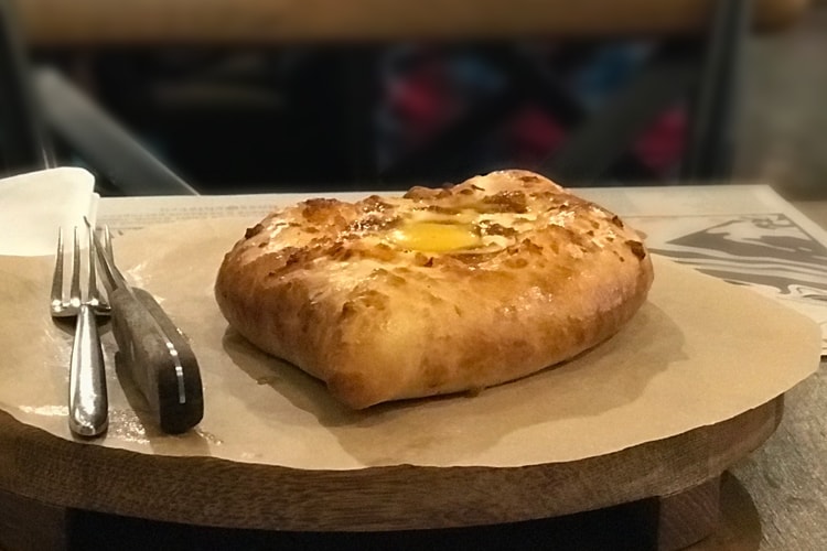 Хачапури по-аджарски