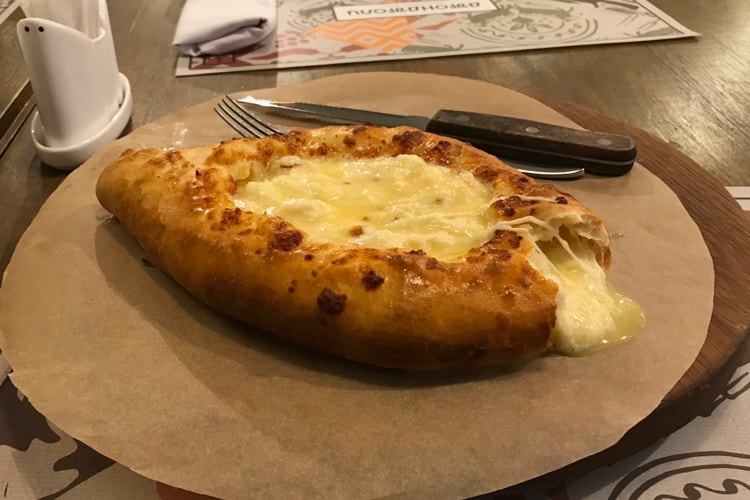 Хачапури по-аджарски