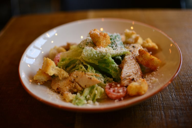 Цезарь с курицей