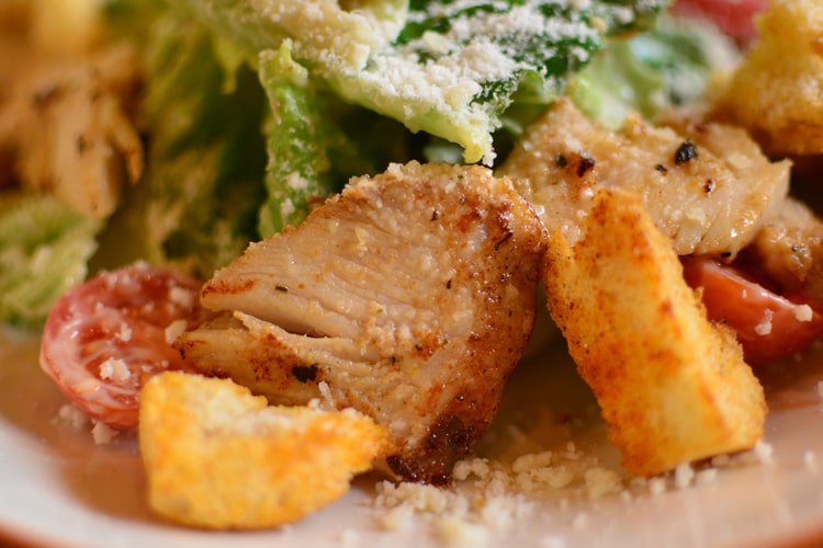 Цезарь с курицей