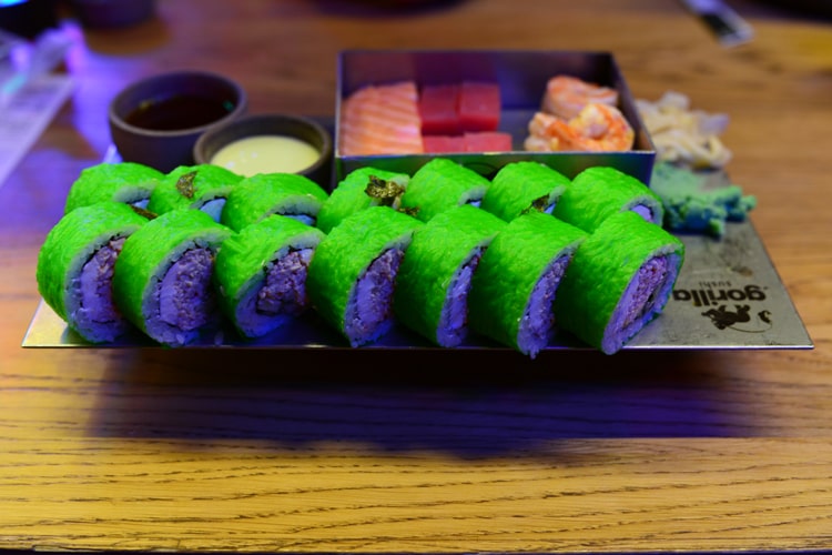 Горилла ролл сашими