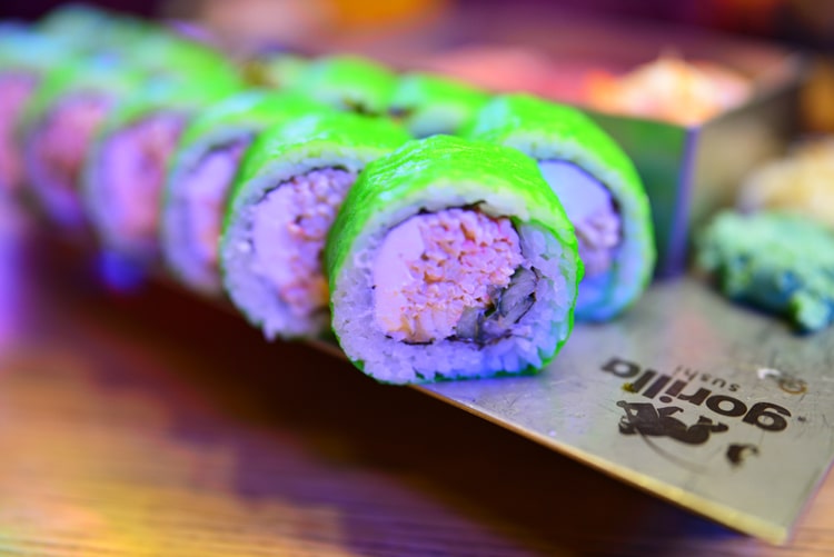 Горилла ролл сашими