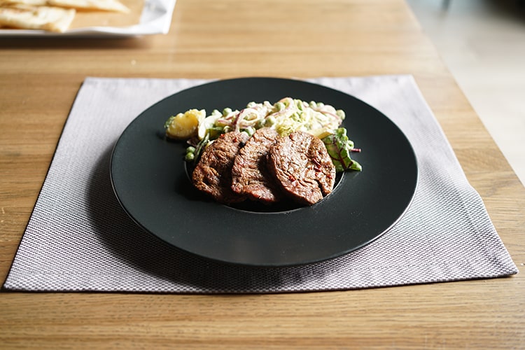 Медальоны из телятины