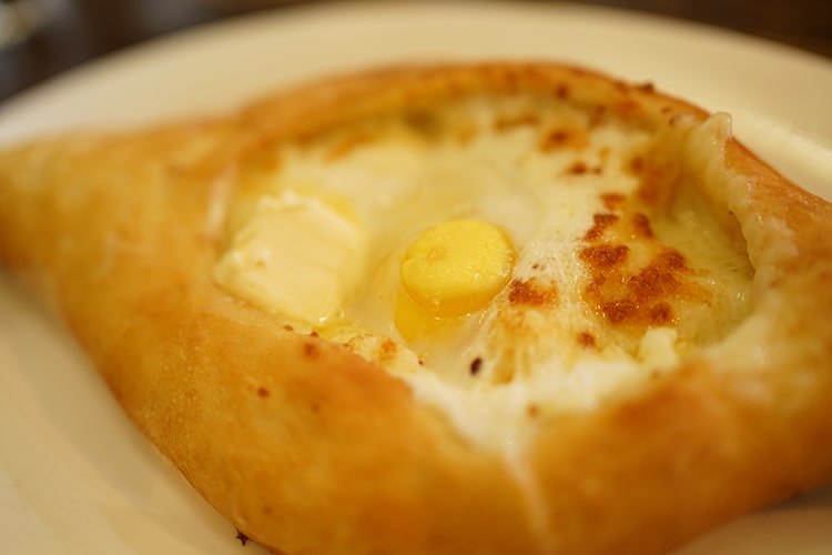 Хачапури по-аджарски