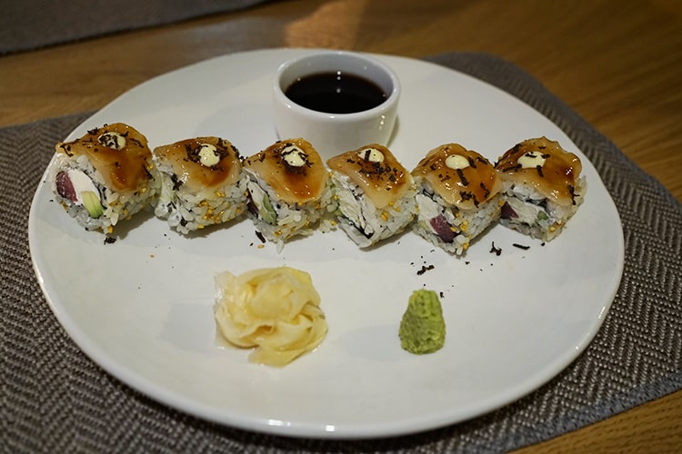 Суперролл с гребешком, тунцом и трюфелем