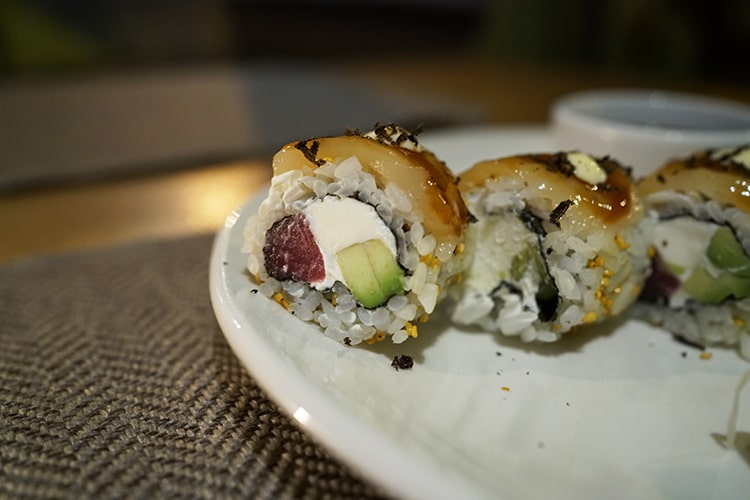 Суперролл с гребешком, тунцом и трюфелем