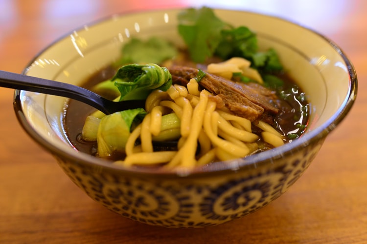 Тайваньская лапша с говядиной и Пак Чой
