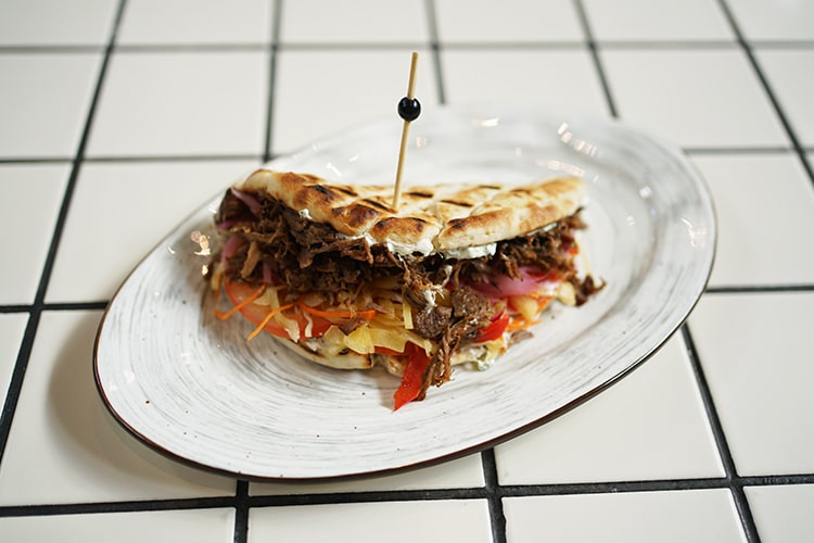 Гирос с запеченным барашком