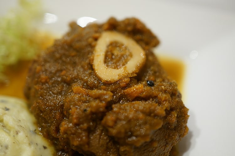 Оссобуко с картофельным пюре и трюфелем