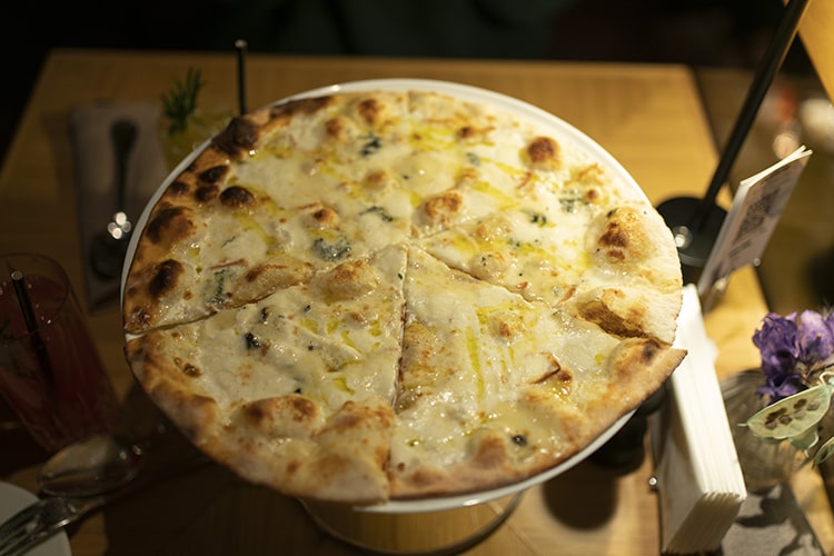 Пицца 4 сыра