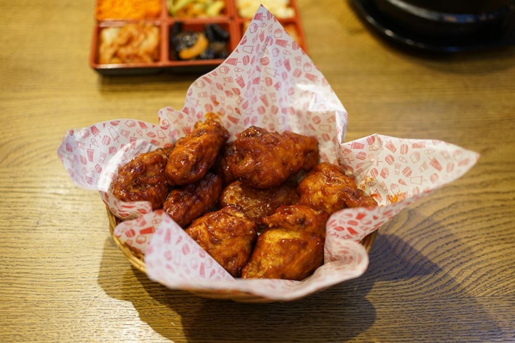 Крылышки в соусе Яннен