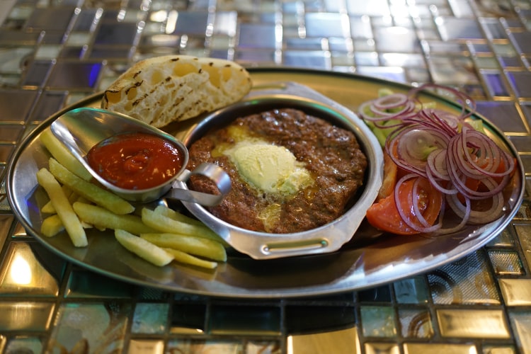 Большая гурманская плескавица