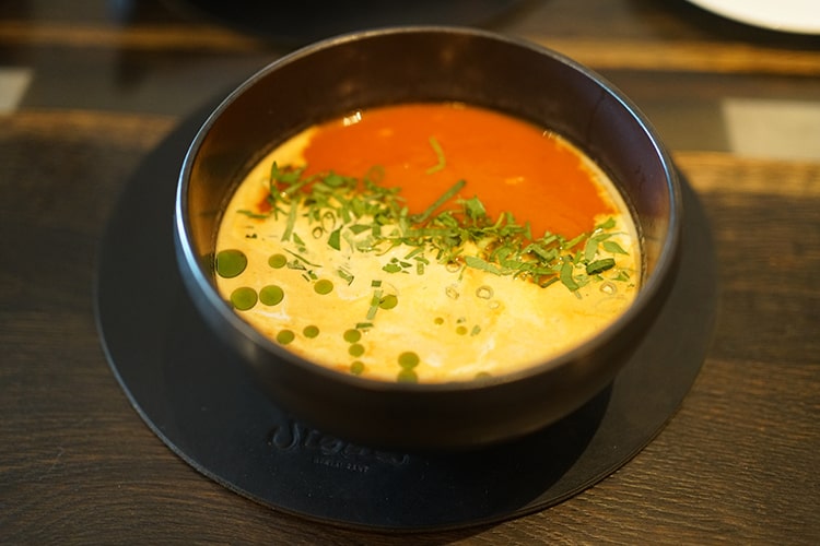 Томатный суп с морепродуктами