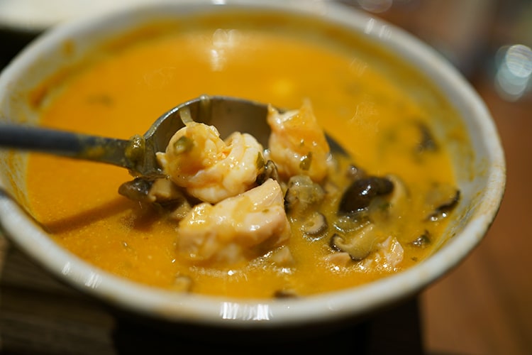 Том-ям с креветками и цыпленком