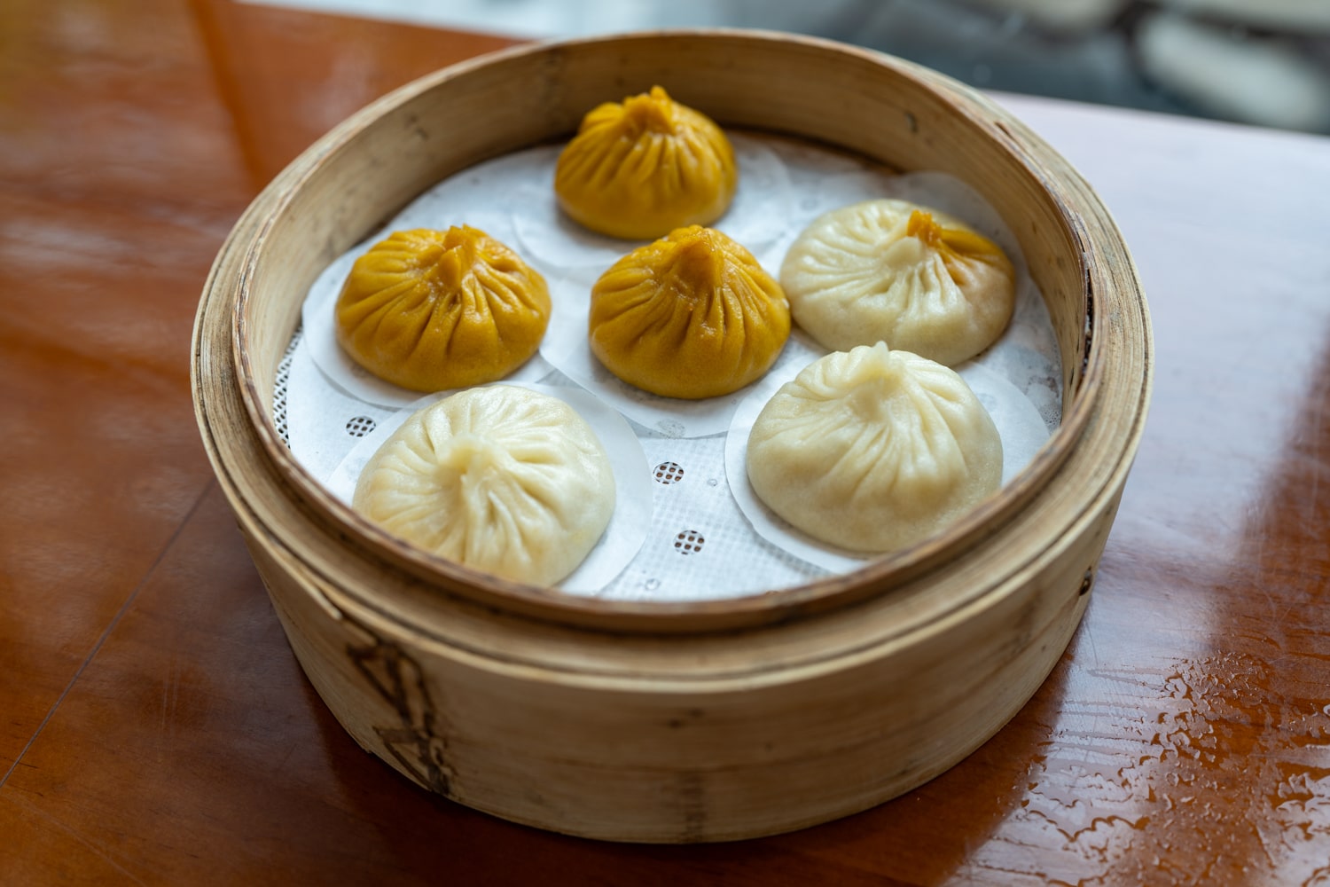 Сяо Лун Бао с мясом краба и икрой краба