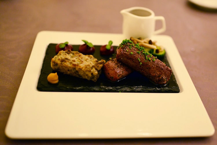 Запеченное филе кабана на гриле по-сааремааски