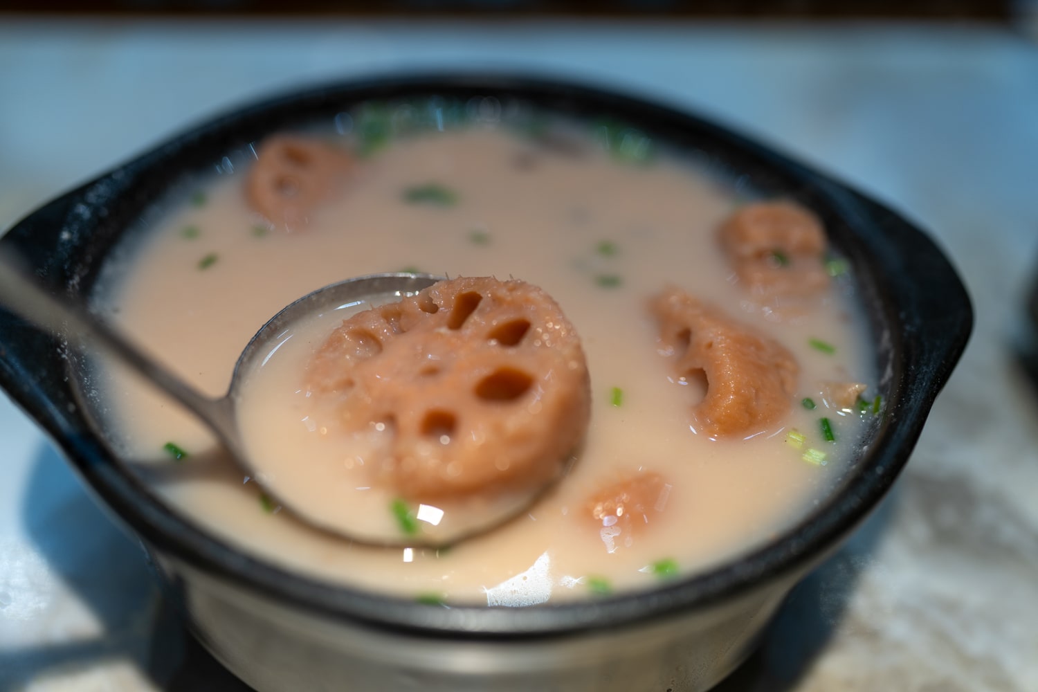 Суп из свиных ребер с лотосом