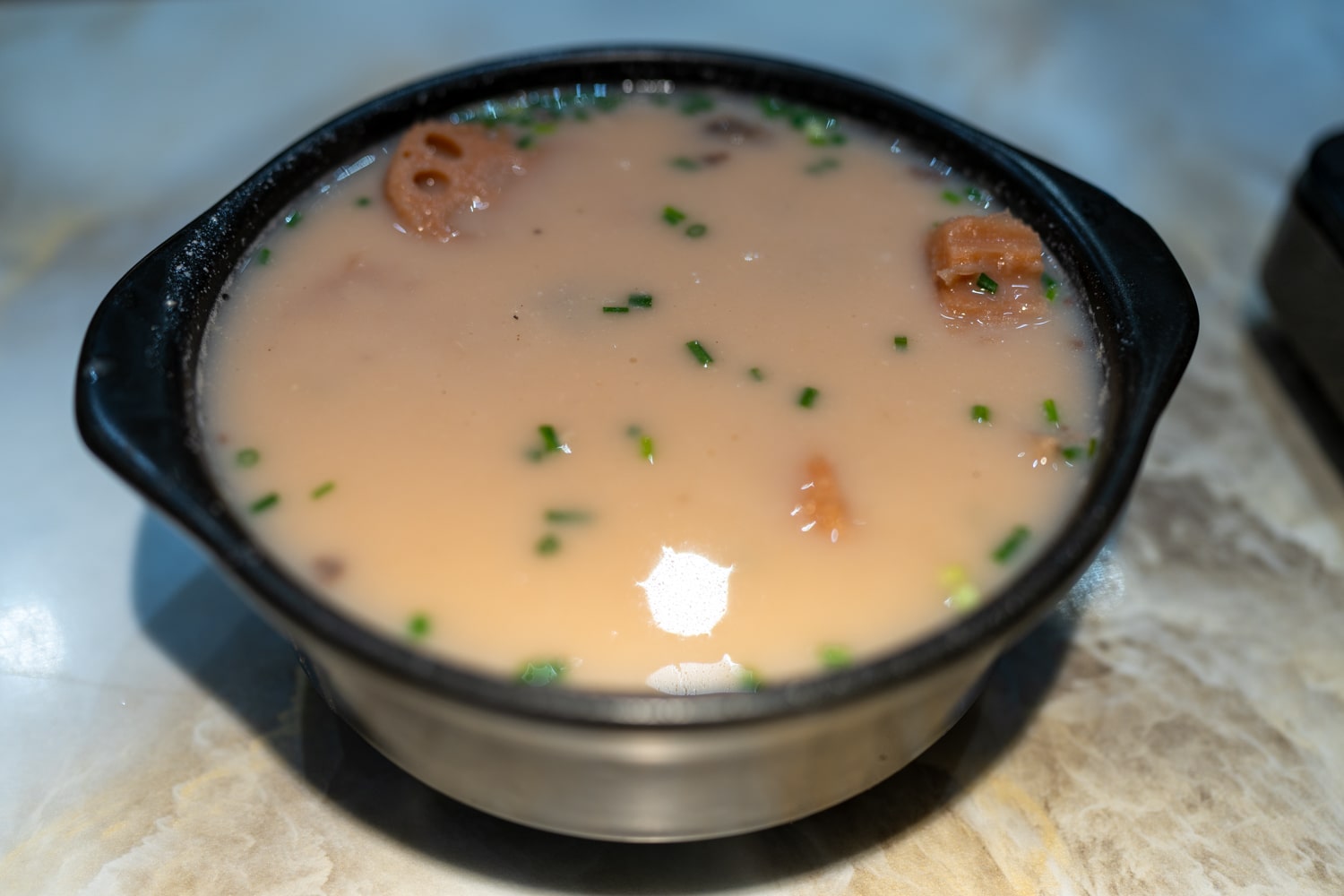 Суп из свиных ребер с лотосом