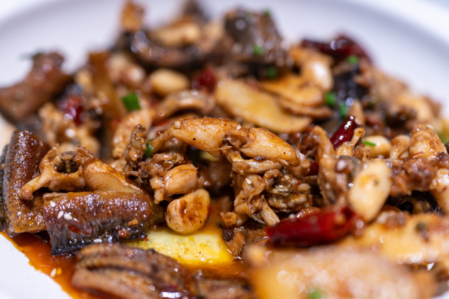 Жаркое с угрем и лягушками